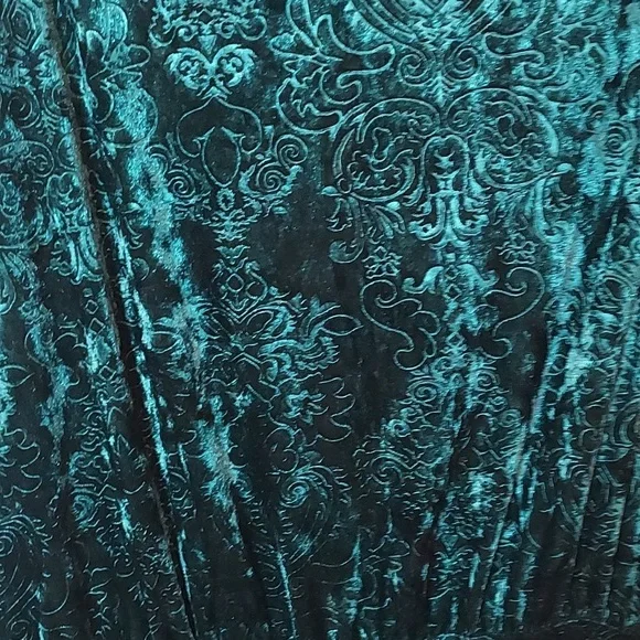 Fashion Nova Velvet Jumpsuit in Hunter - Picture 8 of 16